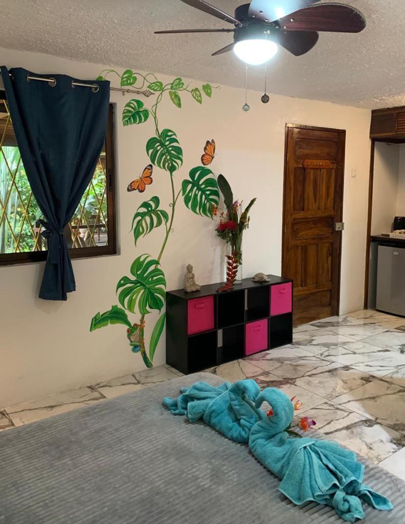 לינה וארוחת בוקר קאוויטה Casa Mambo חדר תמונה
